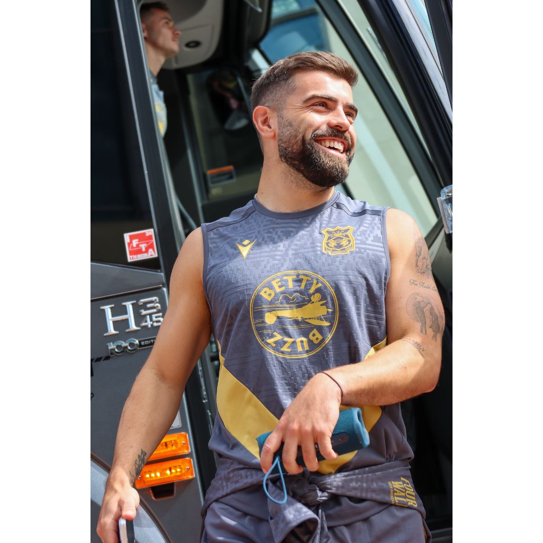 Goten Training Vest (Gold)