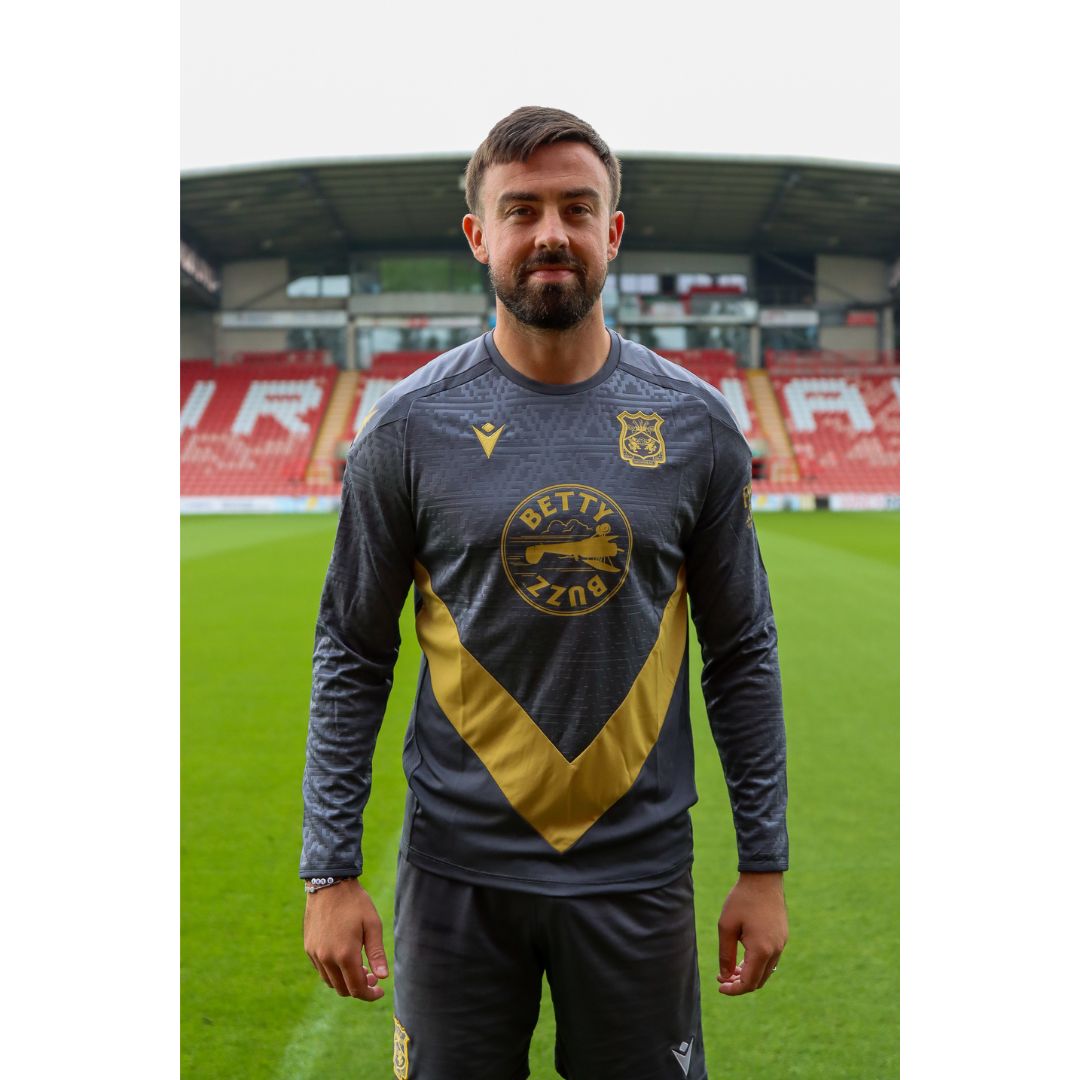 Yamcha Long-Sleeve Training Shirt (Gold)