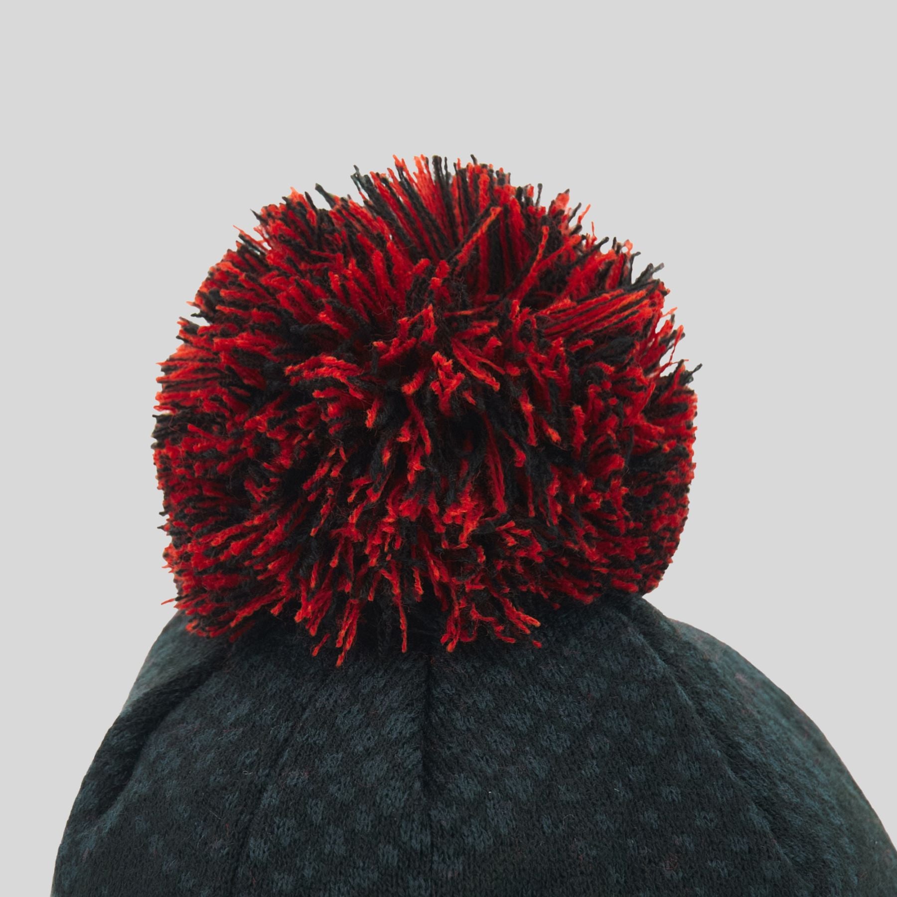 26/27 Bobble Hat - Juniors
